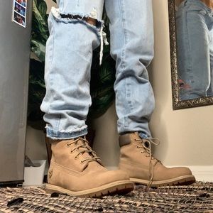 light brown timberland boots.